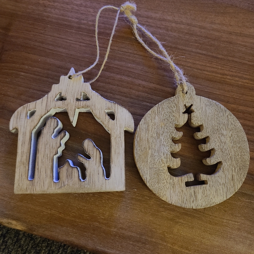 Handcrafted Ornaments‎ Rustic Wooden Crêche And Tree Set Of Two